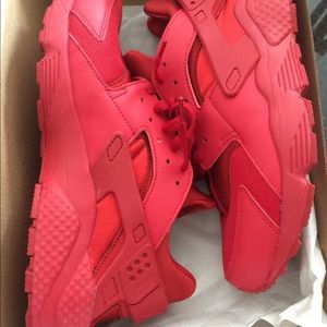 Nike huarache red 10.5